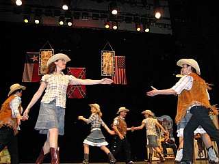 13.05 Spectacle a l'Atrium 3.jpg